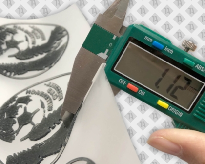 Messung einer 3D PVC-Applikation mit digitalem Messschieber – 1a-rubber.de