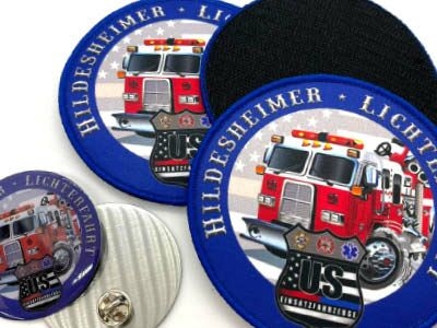 Gedruckter und gestickter Aufnäher und Patch mit Klett und Pin mit Feuerwehr