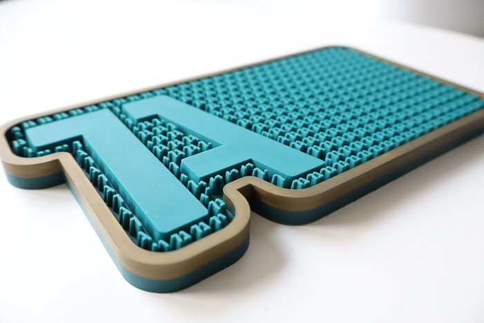 Individuelle PVC-Barmatte mit Logo – Rutschfest, langlebig und ideal für Theken & Bars