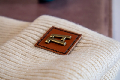 Wollbeanie mit Firmenlogo